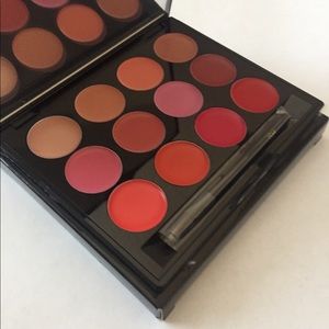 ISH 💋 Palette
